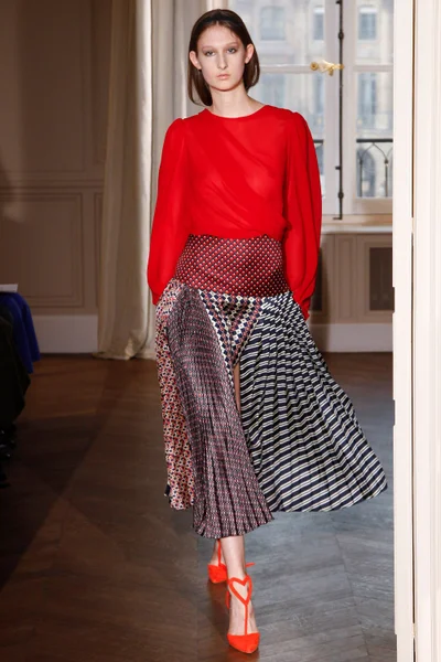 Look 11